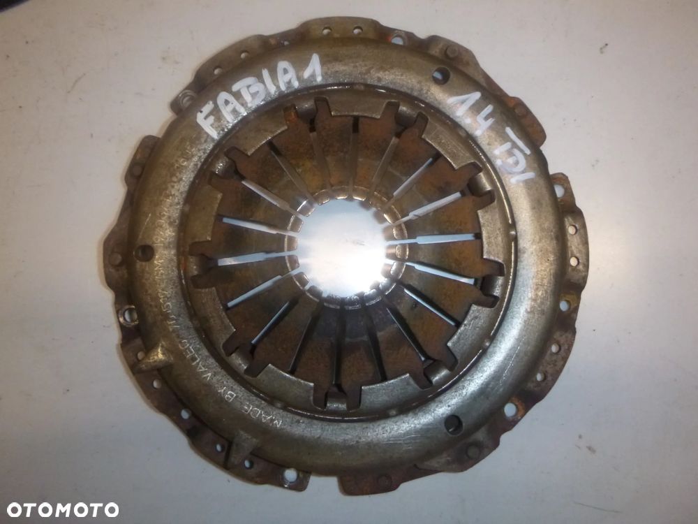 KOŁO ZAMACHOWE SPRZĘGŁO KOMPLETNE  SKODA FABIA I 1,4 TDI 2007r  045105273 - 2