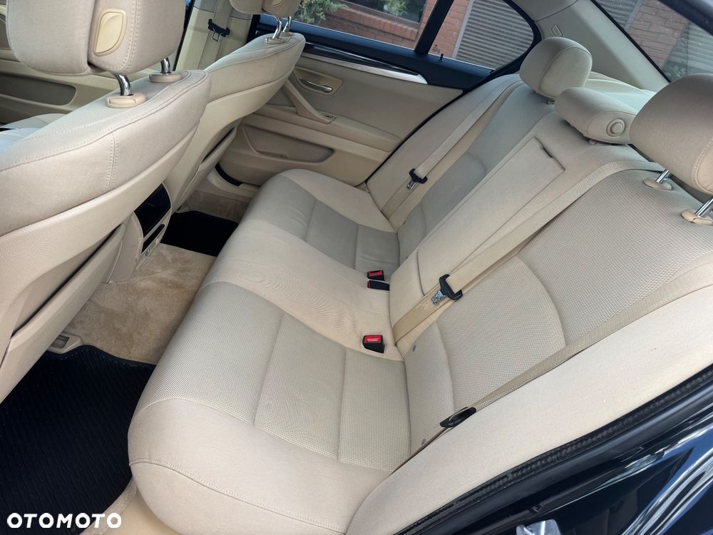 BMW Seria 5 520d - 25