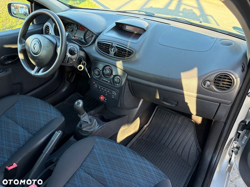 Renault Clio 1.2 16V 75 Collection - 16