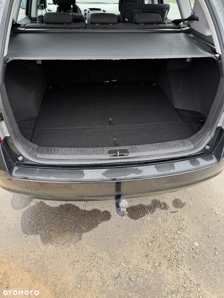 Kia Ceed - 8