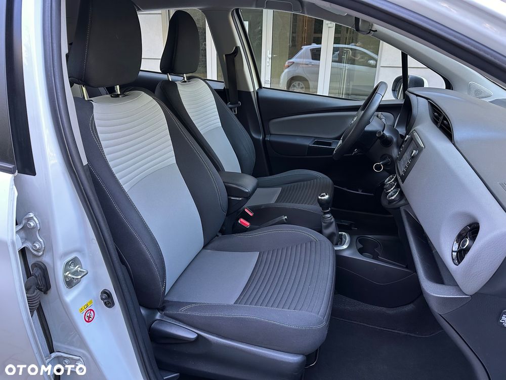 Toyota Yaris 1.5 Premium - 11