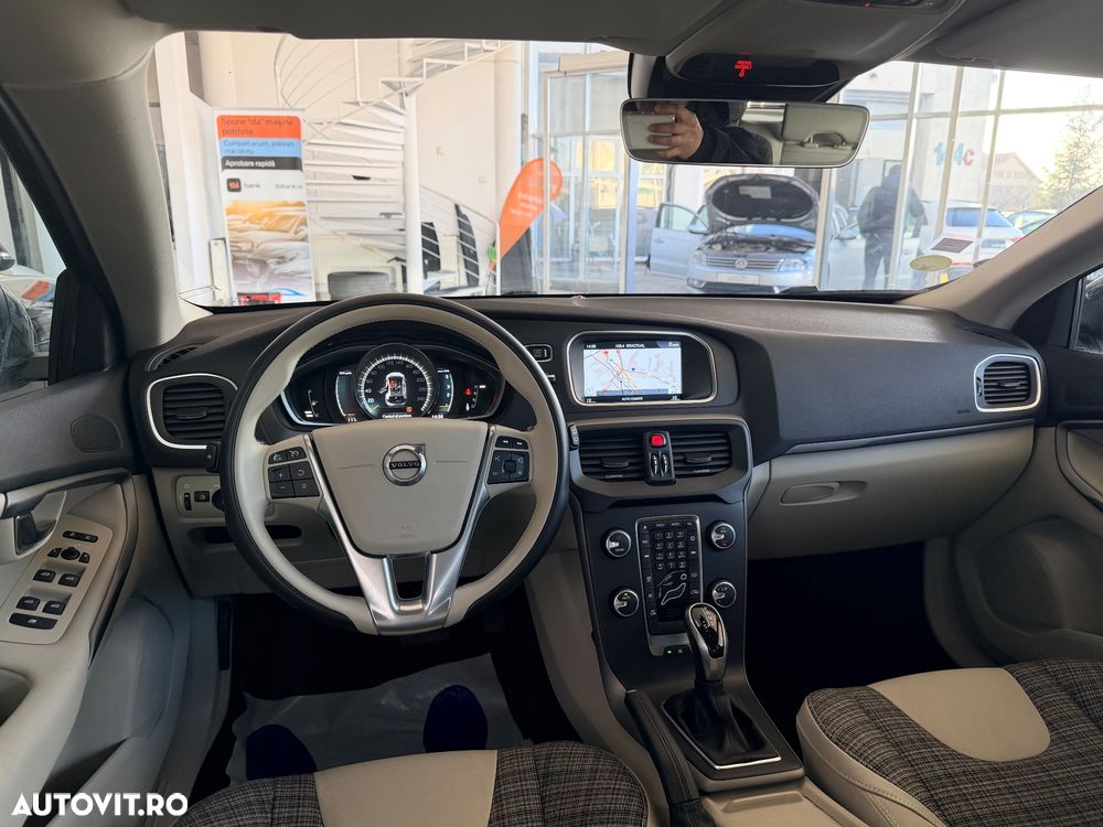 Volvo V40 D3 Geartronic Momentum - 8