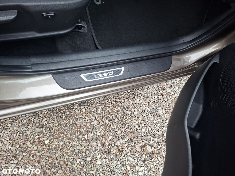 Kia Ceed 1.6 GDI DCT Platinum Edition - 20