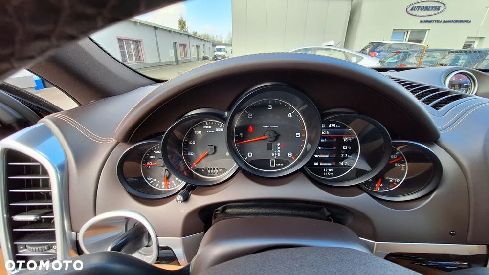 Porsche Cayenne - 13