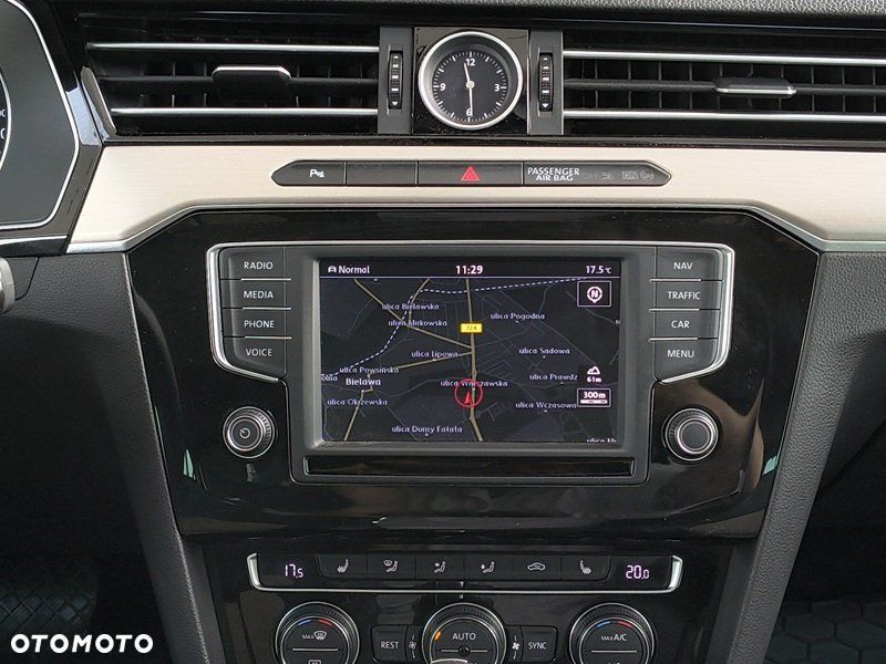 Volkswagen Passat - 25