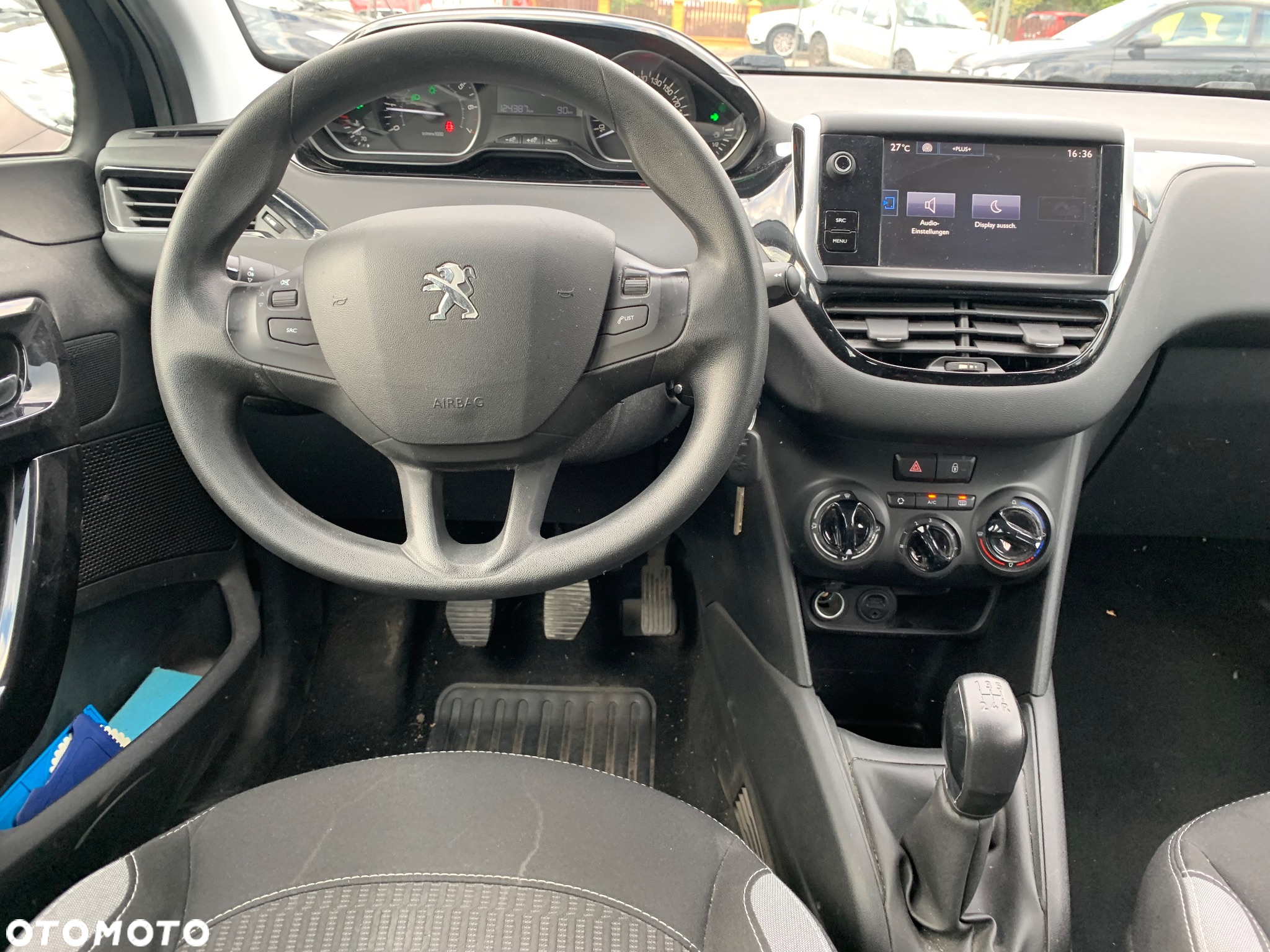 Peugeot 208 1.2 PureTech Allure - 17
