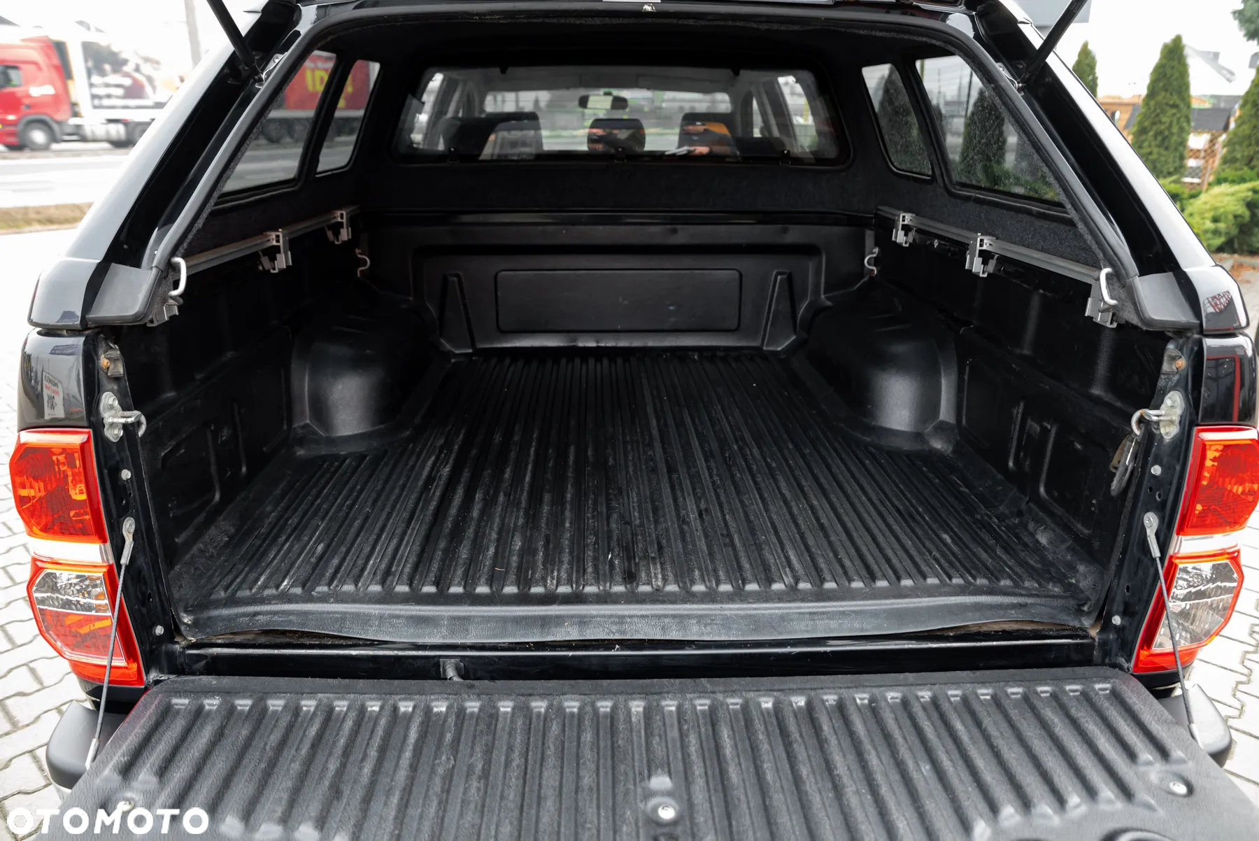 Toyota Hilux 3.0 D-4D SR5 - 19