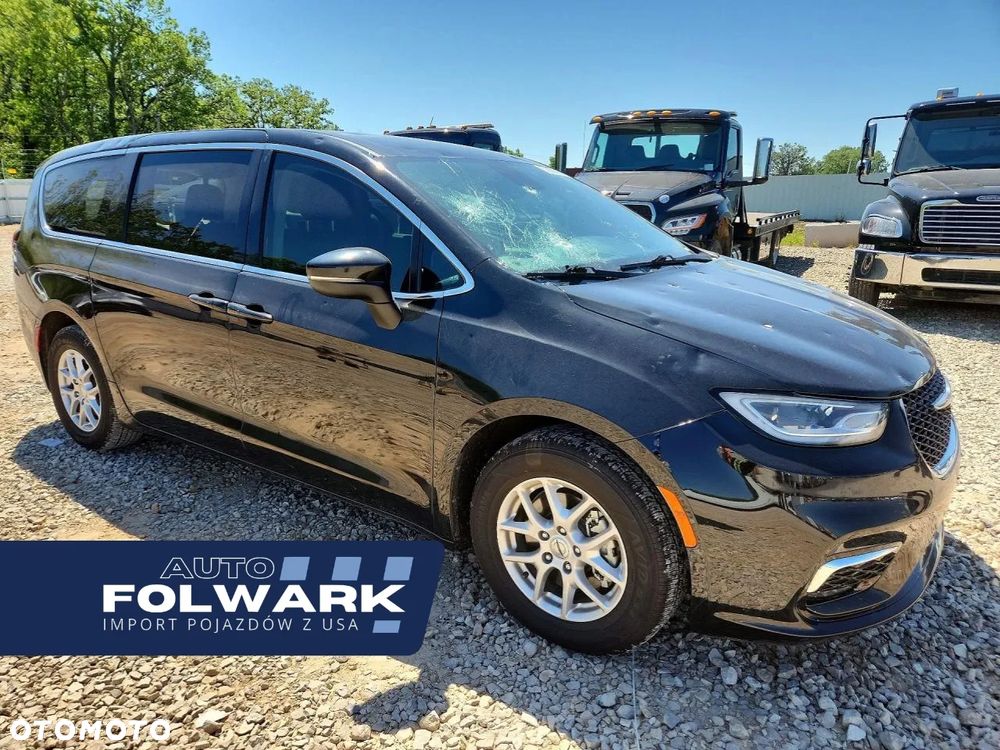 Chrysler Pacifica - 1