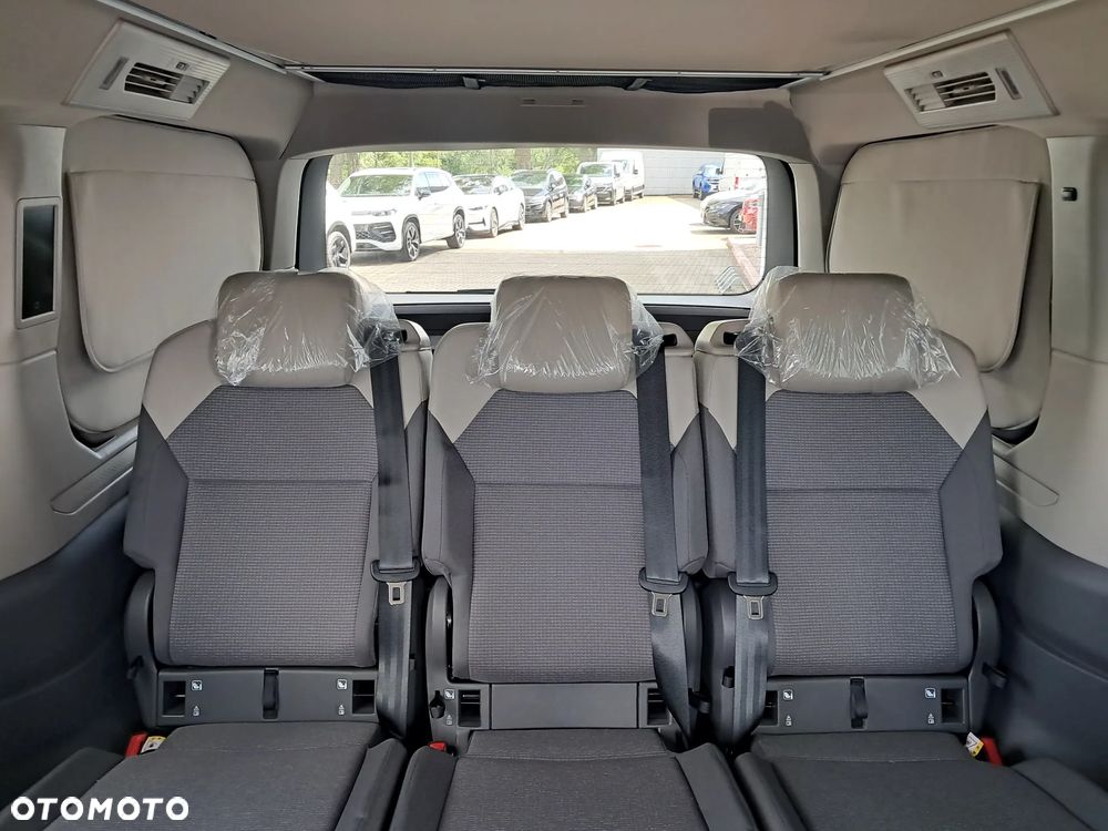 Volkswagen Multivan - 28