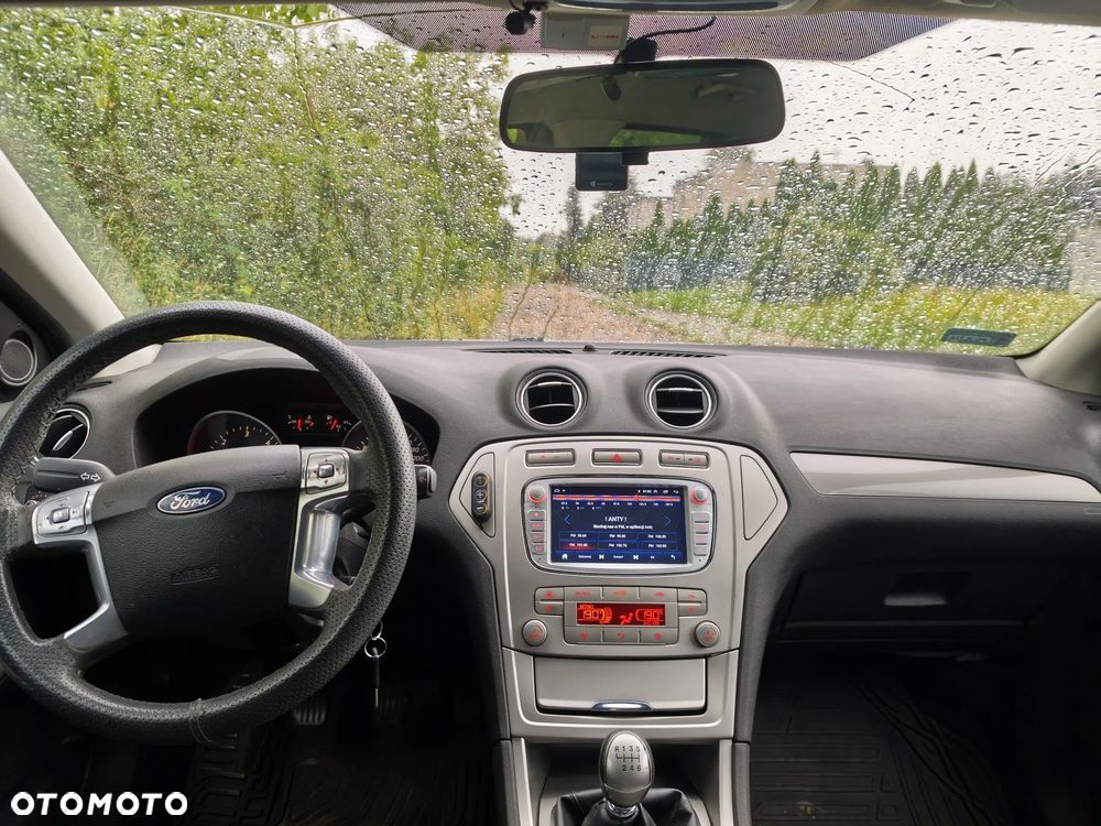 Ford Mondeo 1.8 TDCi Ambiente - 12