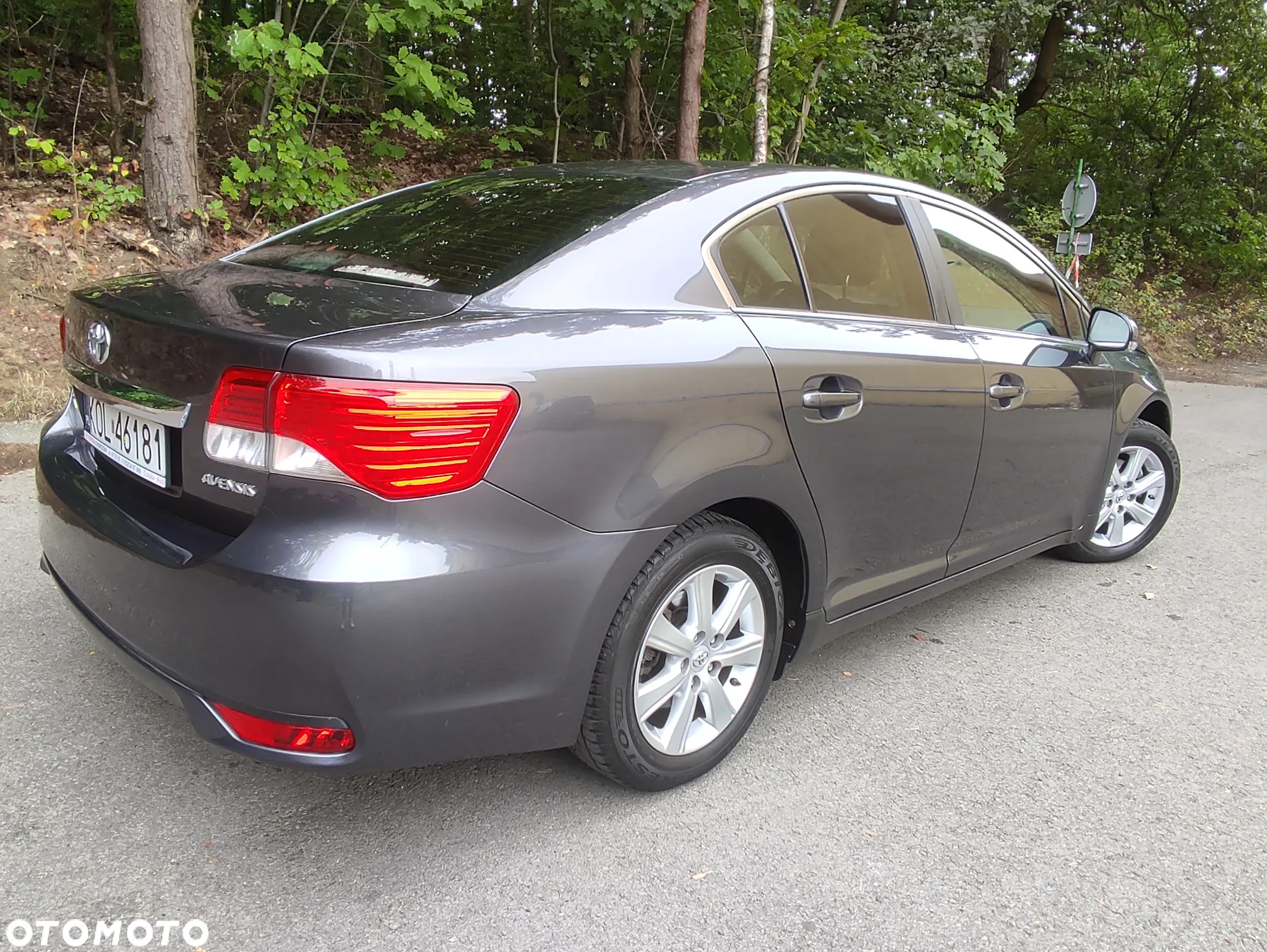 Toyota Avensis 1.8 Premium - 4