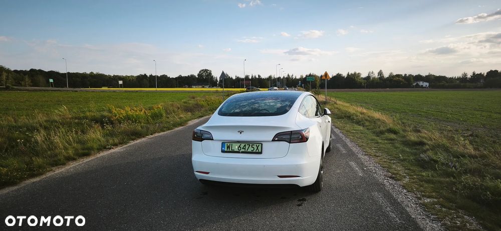 Tesla Model 3 2020 photo 3