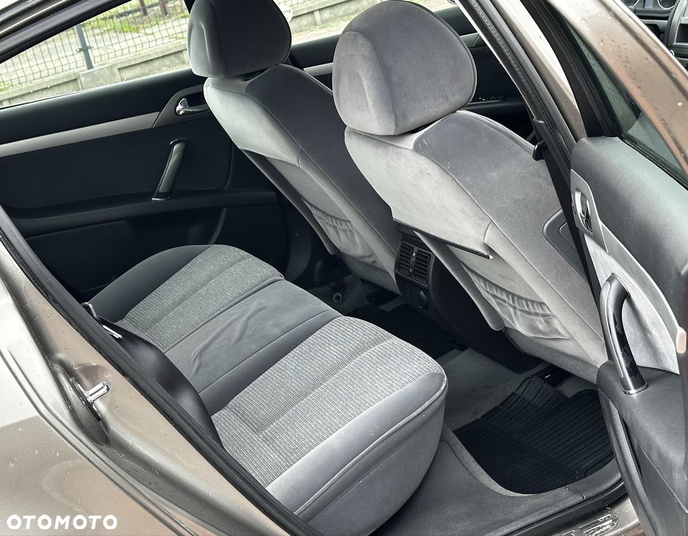 Peugeot 407 - 7