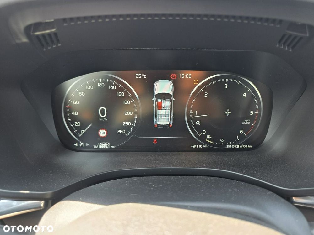 Volvo XC 60 D4 SCR AWD R-Design - 25