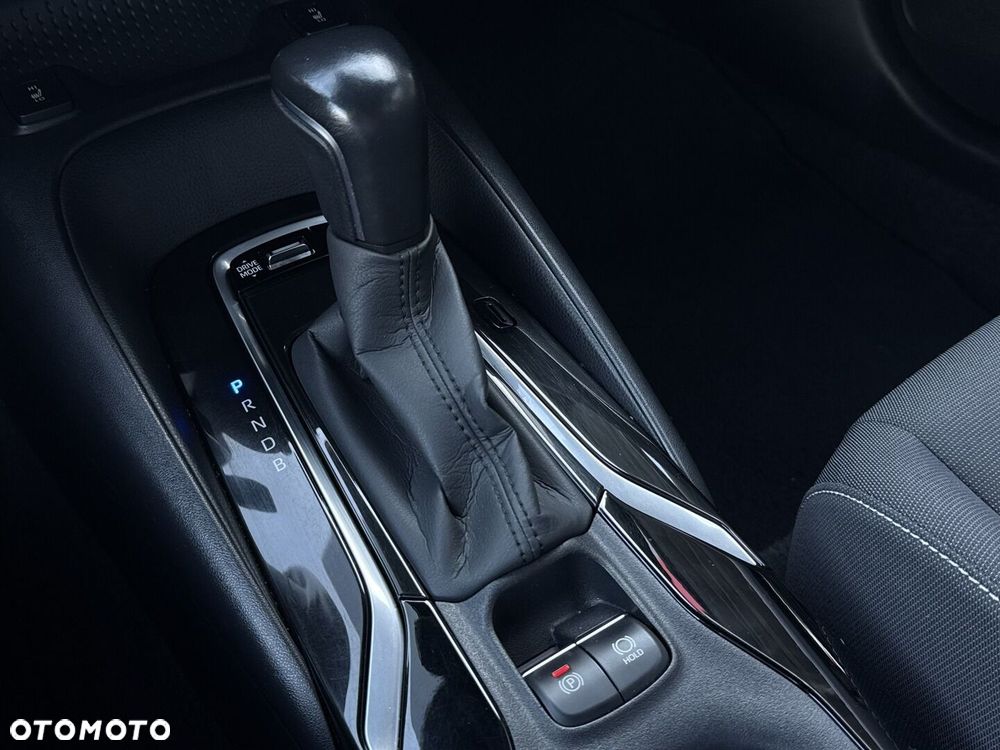 Toyota Corolla 1.8 Hybrid Comfort - 28