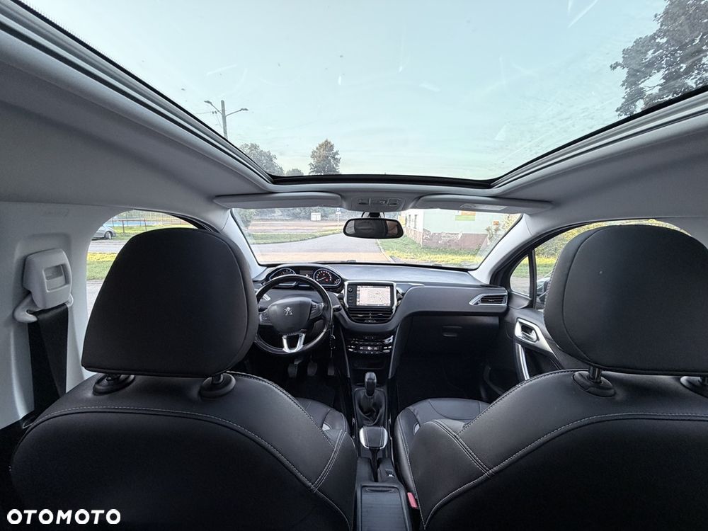 Peugeot 2008 1.2 VTi Allure - 3