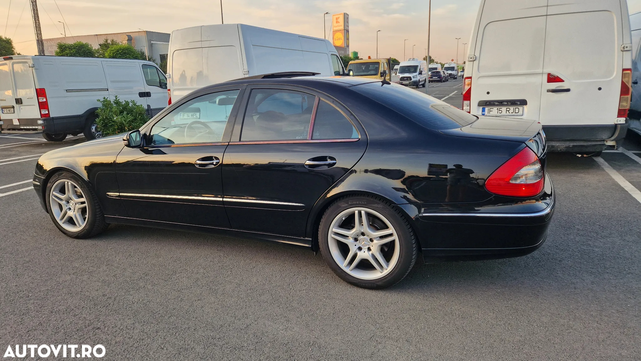 Mercedes-Benz E 200 KOMPRESSOR - 2