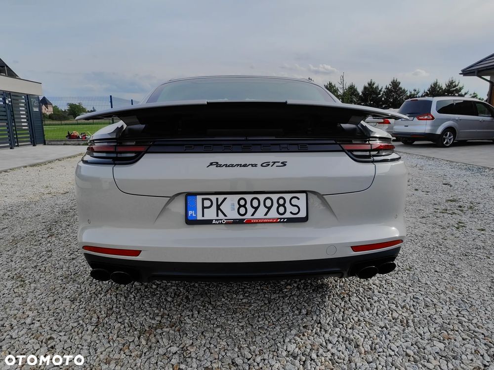 Porsche Panamera GTS - 4