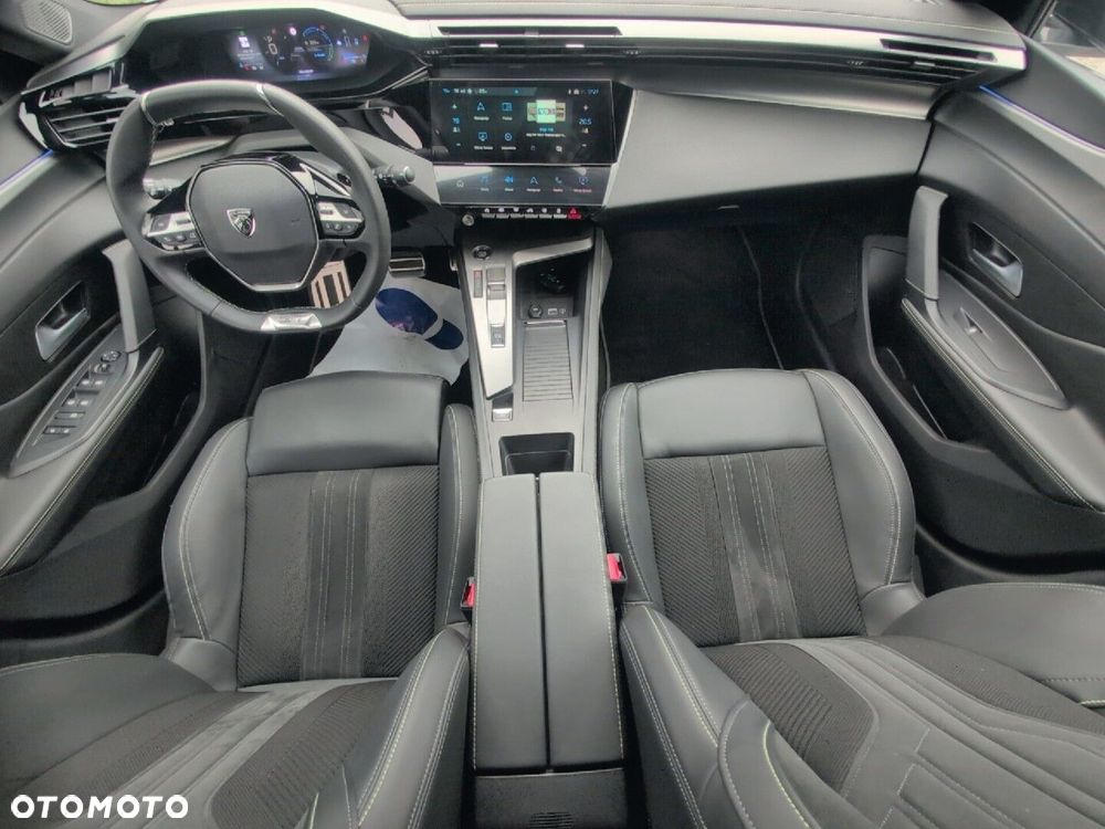 Peugeot 308 - 8