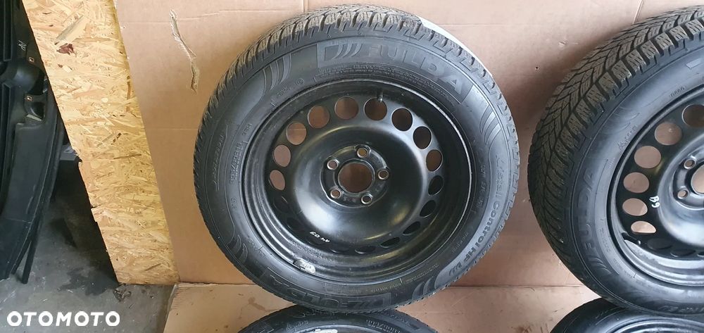 Felgi stalowe z oponami 7J ET39 5x112 205/60 R16 Audi A4 B9 - 3
