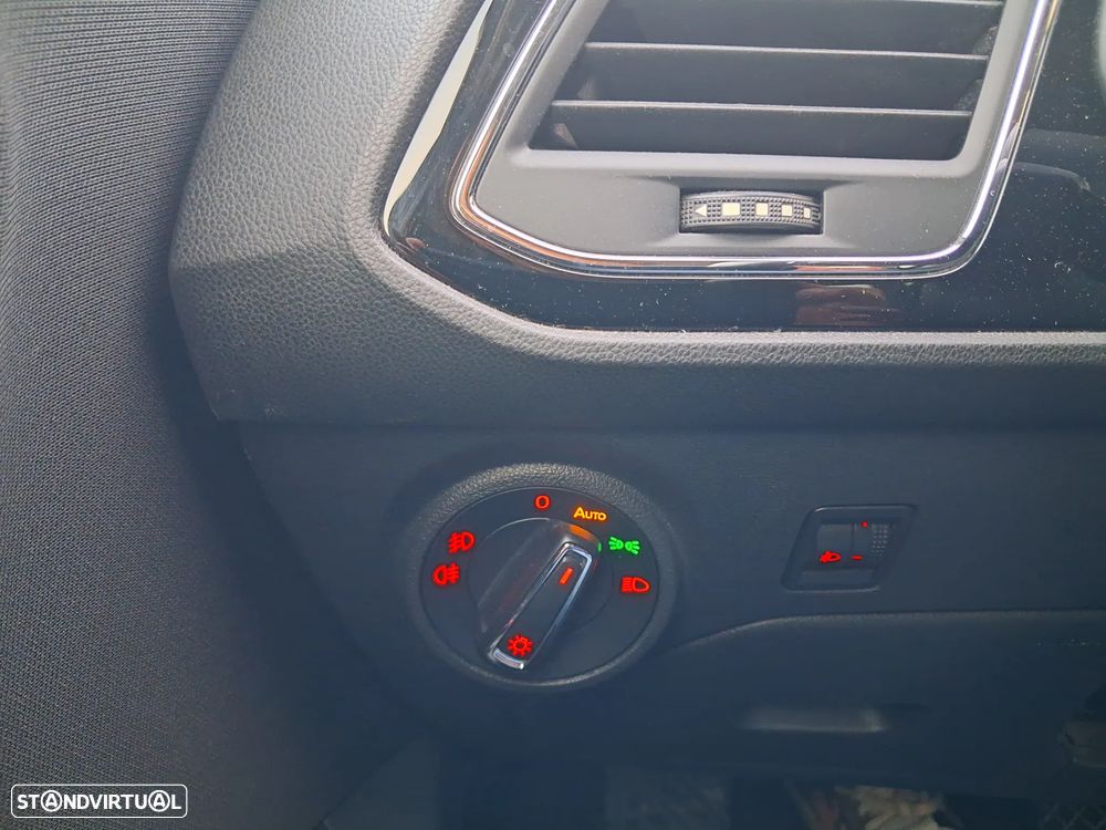 SEAT Leon 1.6 TDI Reference Ecomotive - 10