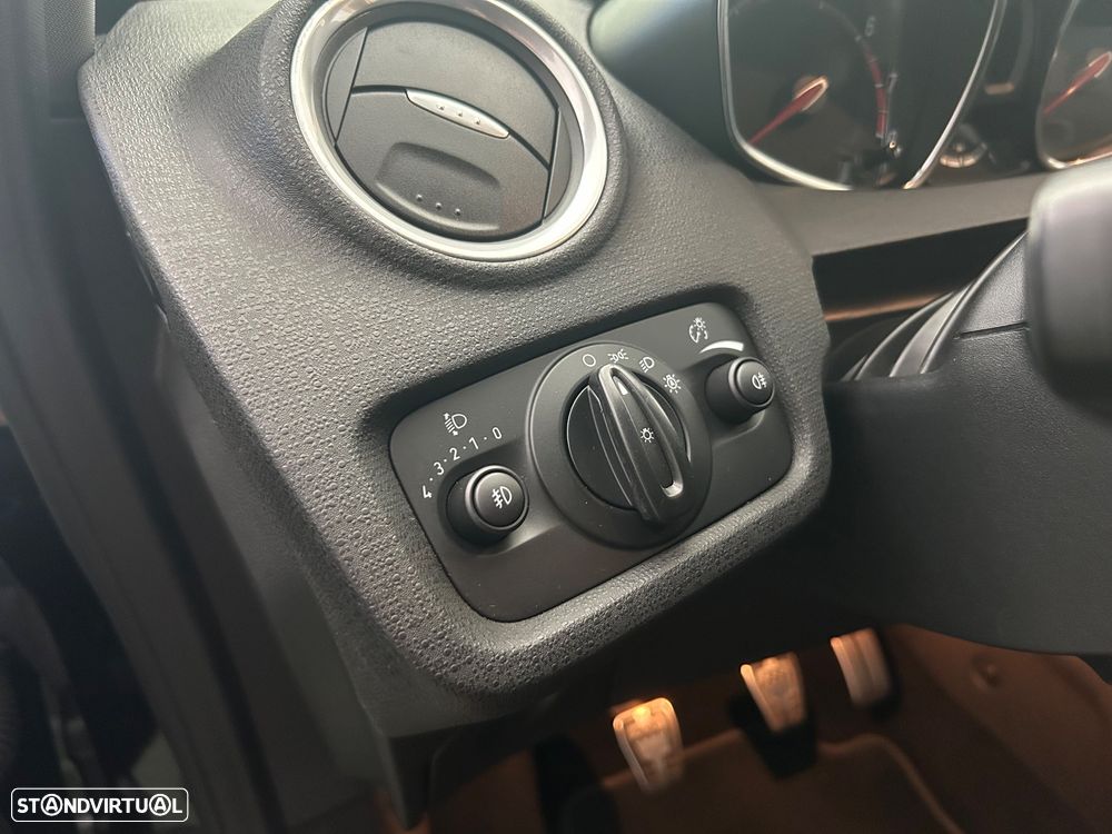 Ford Fiesta 1.6 T ST — fotografia 12