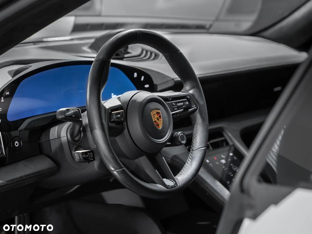 Porsche Taycan Turbo - 21