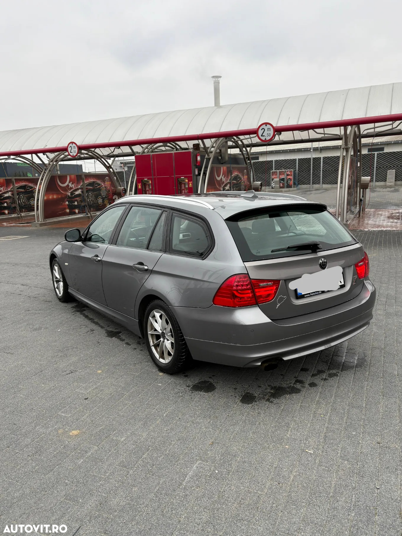 BMW Seria 3 316d Touring - 3