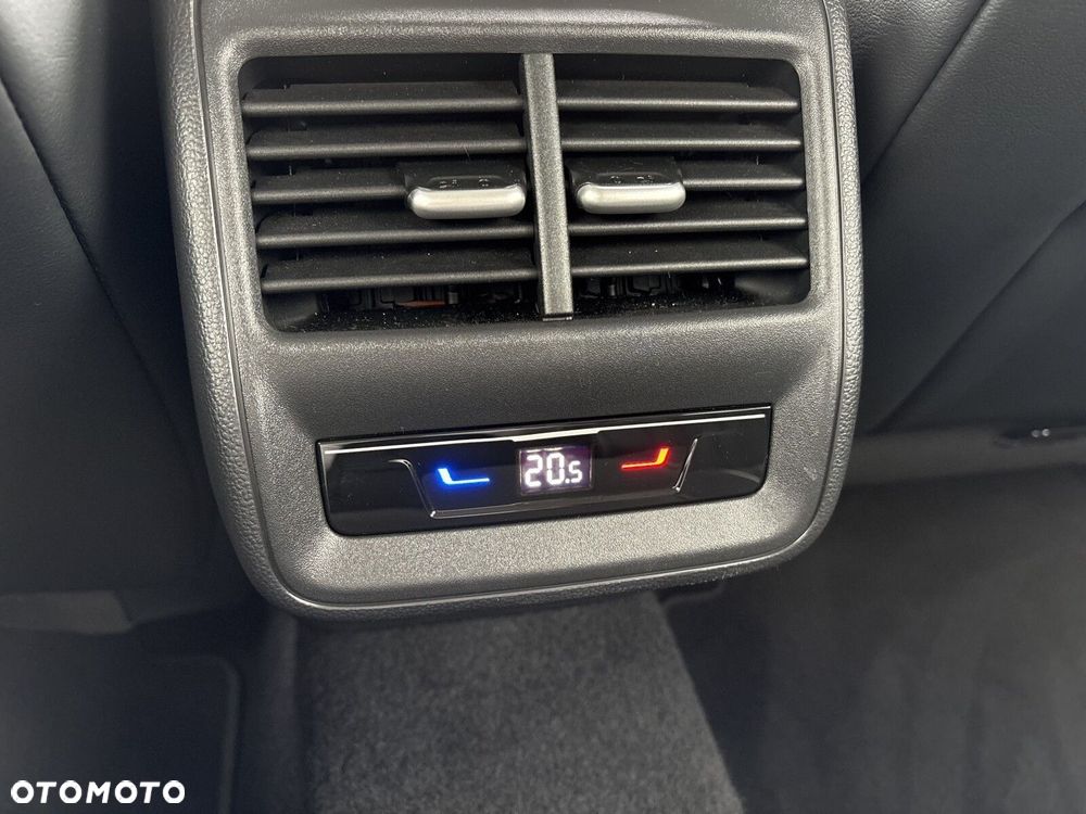 Volkswagen Passat - 31