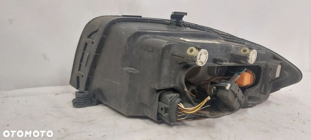 .  PRZOD PRZEDNIA LAMPA PRAWA AUDI A2 - 5