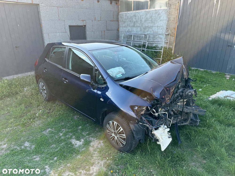 Toyota Auris 1.33 VVT-i Luna - 1