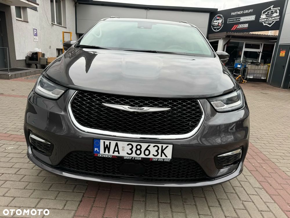 Chrysler Pacifica - 2