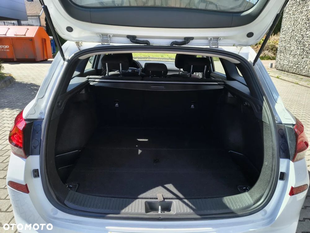 Hyundai i30 1.5 DPI Classic + - 9