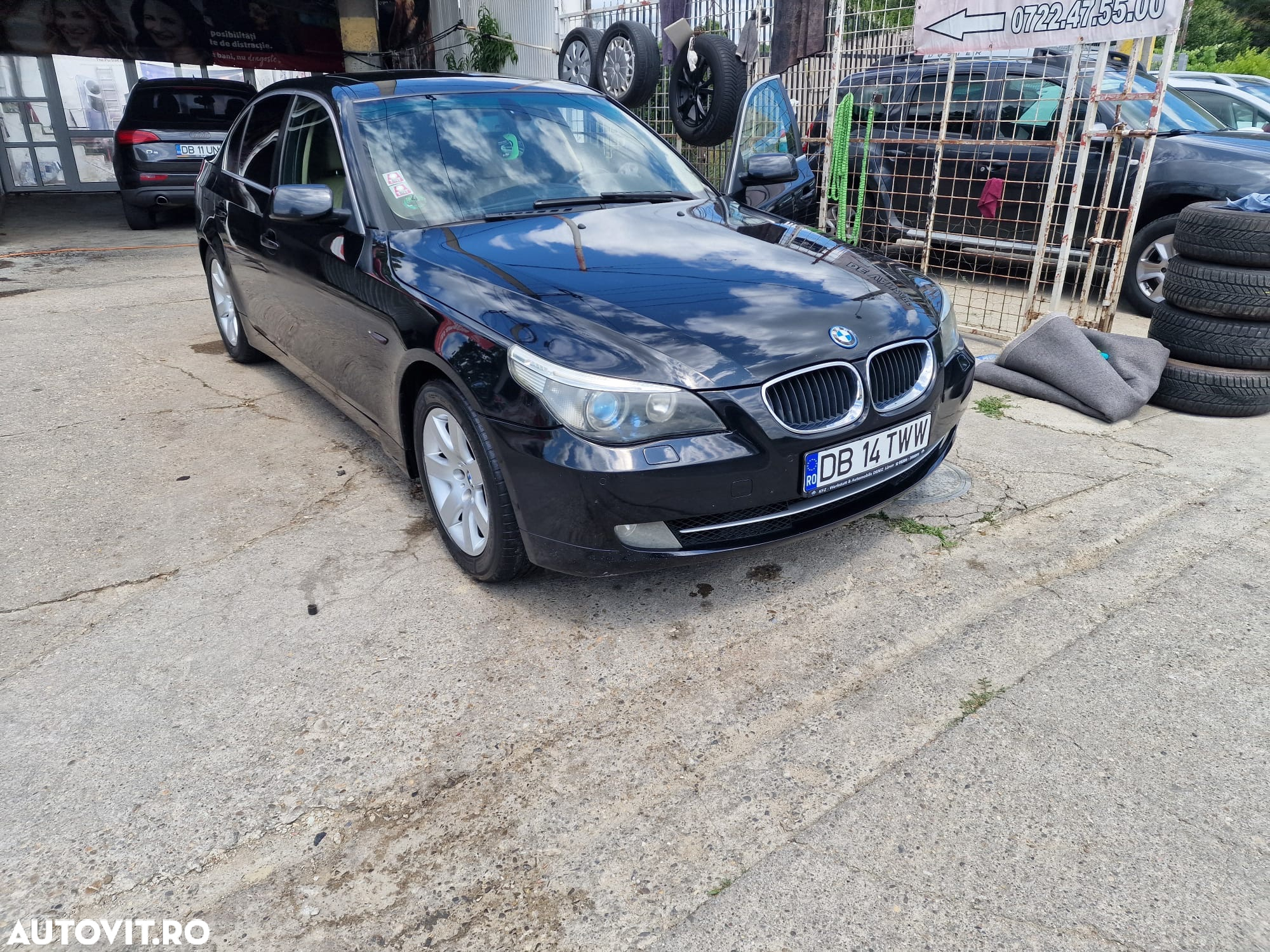 BMW Seria 5 520iA - 8