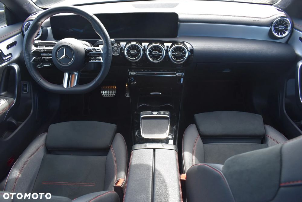Mercedes-Benz CLA 200 mHEV 7G-DCT - 18