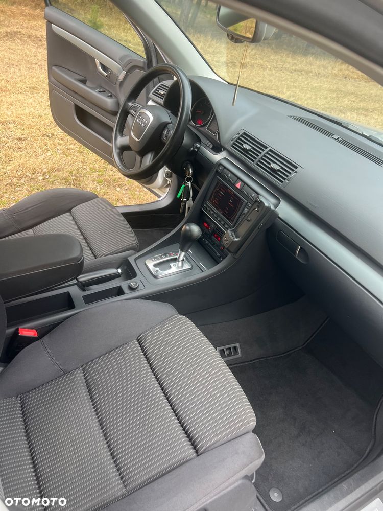 Audi A4 Limousine - 35