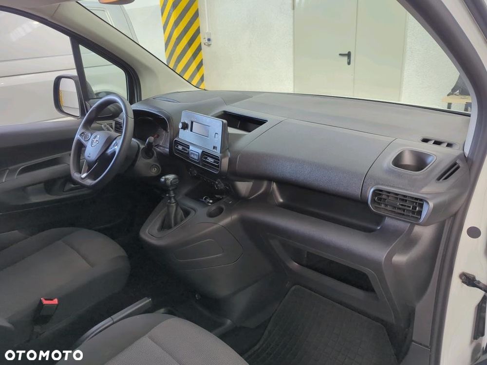 Opel COMBO - 11
