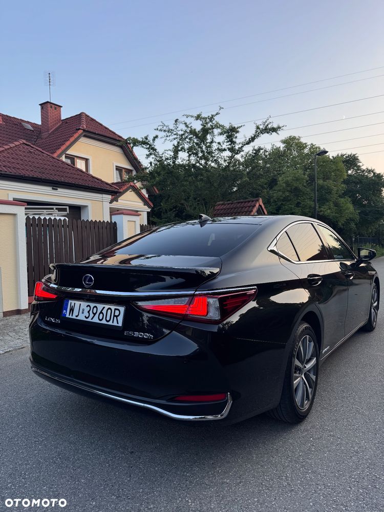 Lexus ES 300h Business Edition - 7