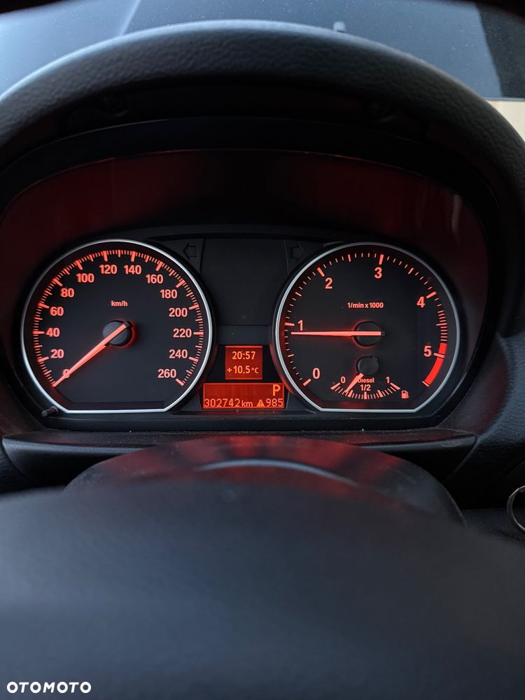 BMW Seria 1 120d DPF - 23
