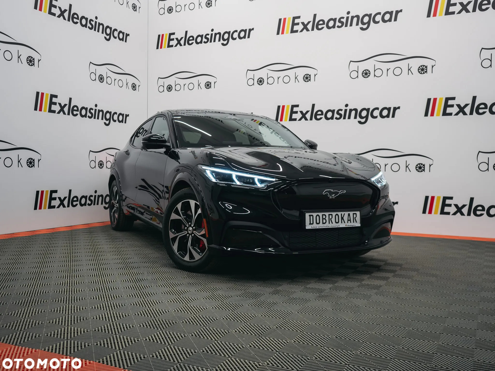 Ford Mustang Mach-E 73 kWh AWD Premium - 6