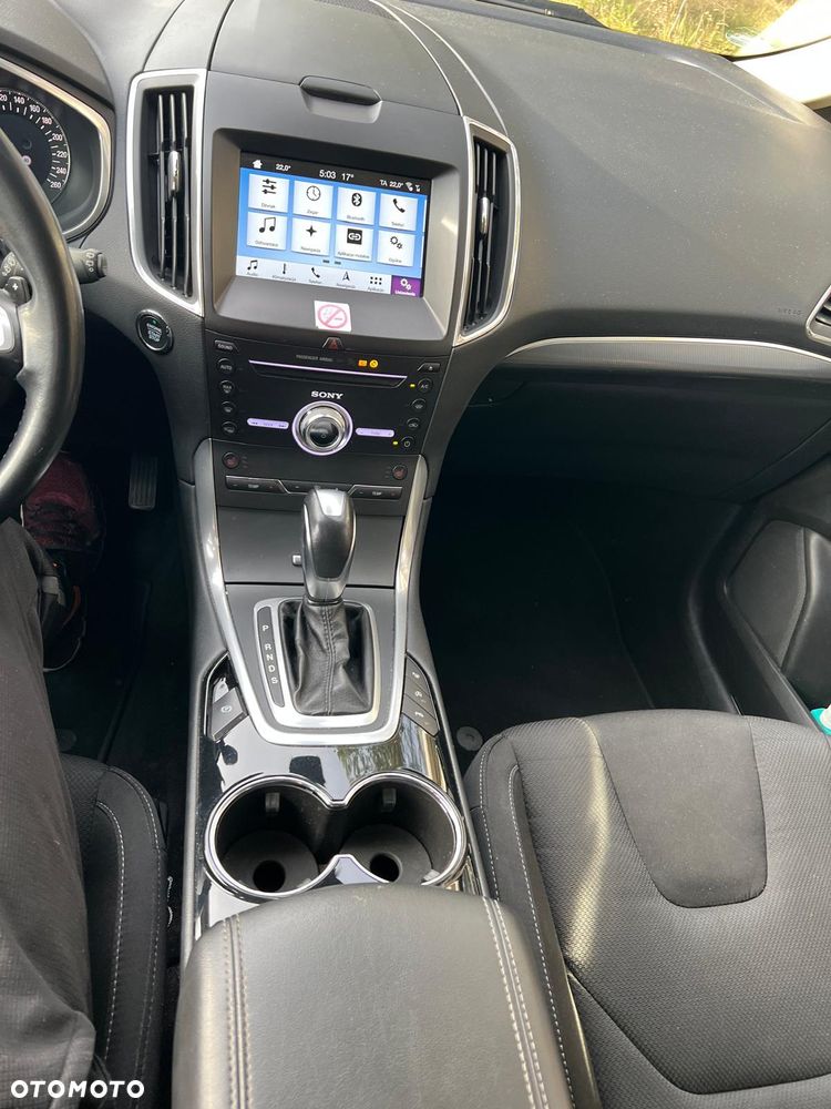 Ford S-Max - 11