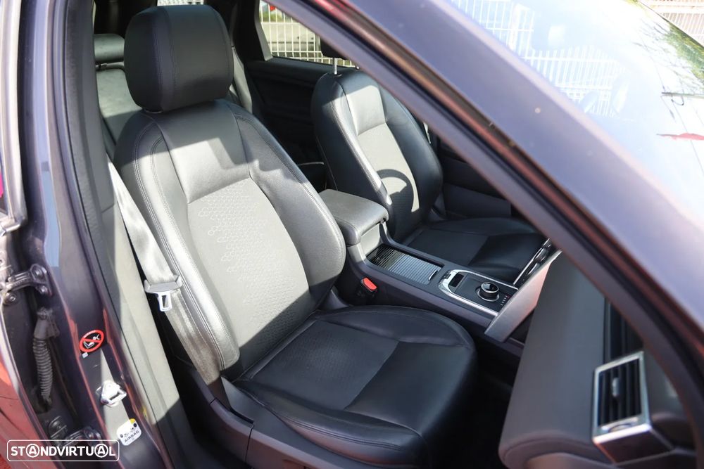 Land Rover Discovery Sport D150 R-Dynamic S - 2