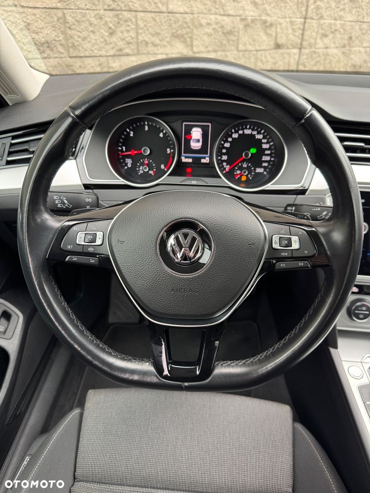 Volkswagen Passat 2.0 TDI SCR Comfortline DSG - 16