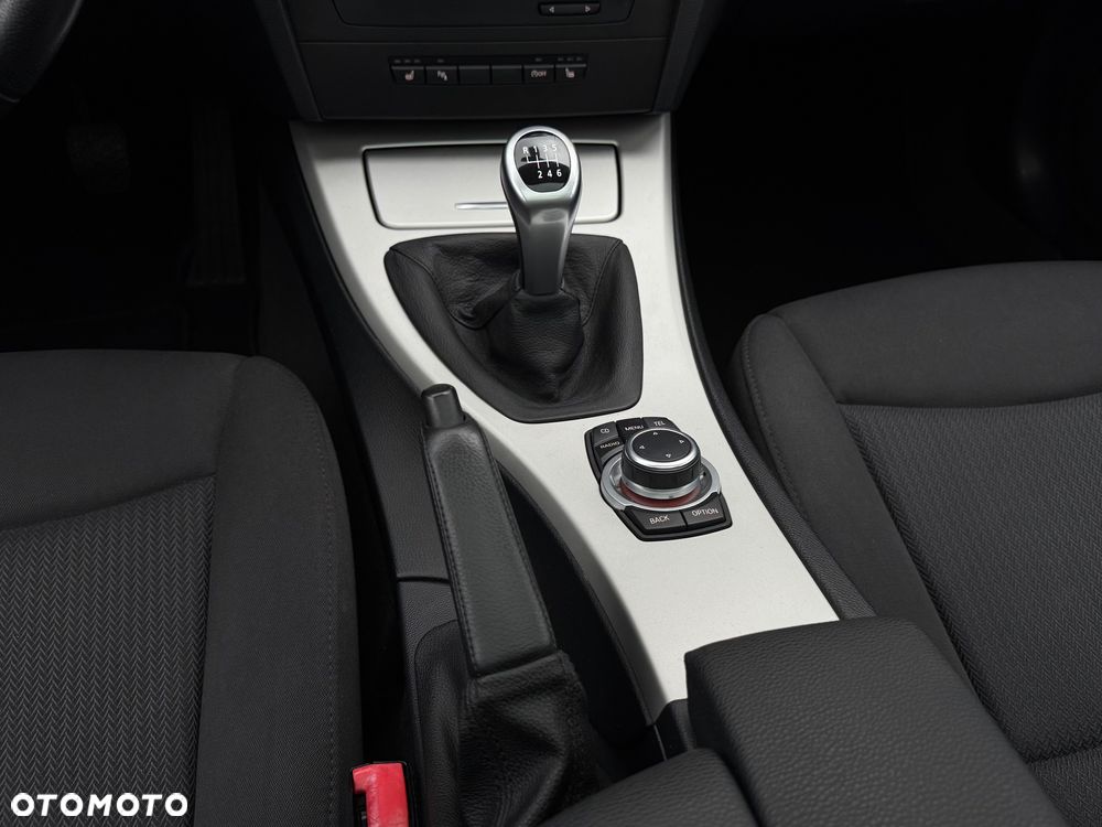 BMW Seria 3 318d Touring - 18