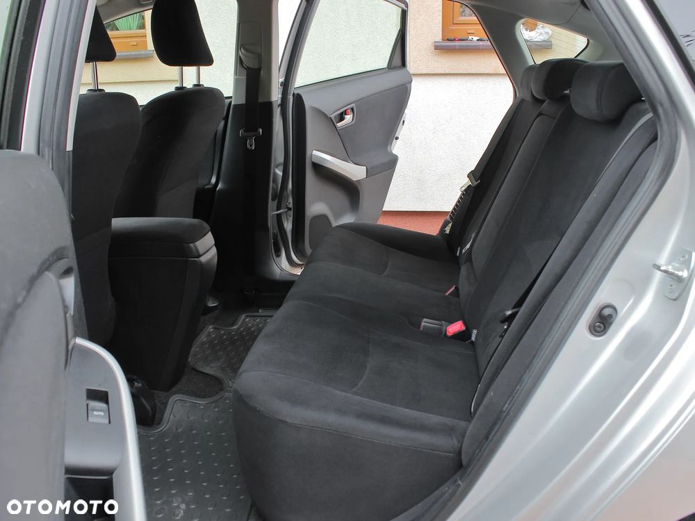 Toyota Prius (Hybrid) Life - 8