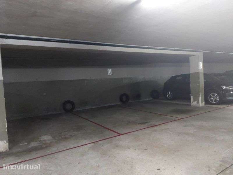 Arrenda-se Lugar Garagem Bonfim - Porto - Grande imagem: 3/4