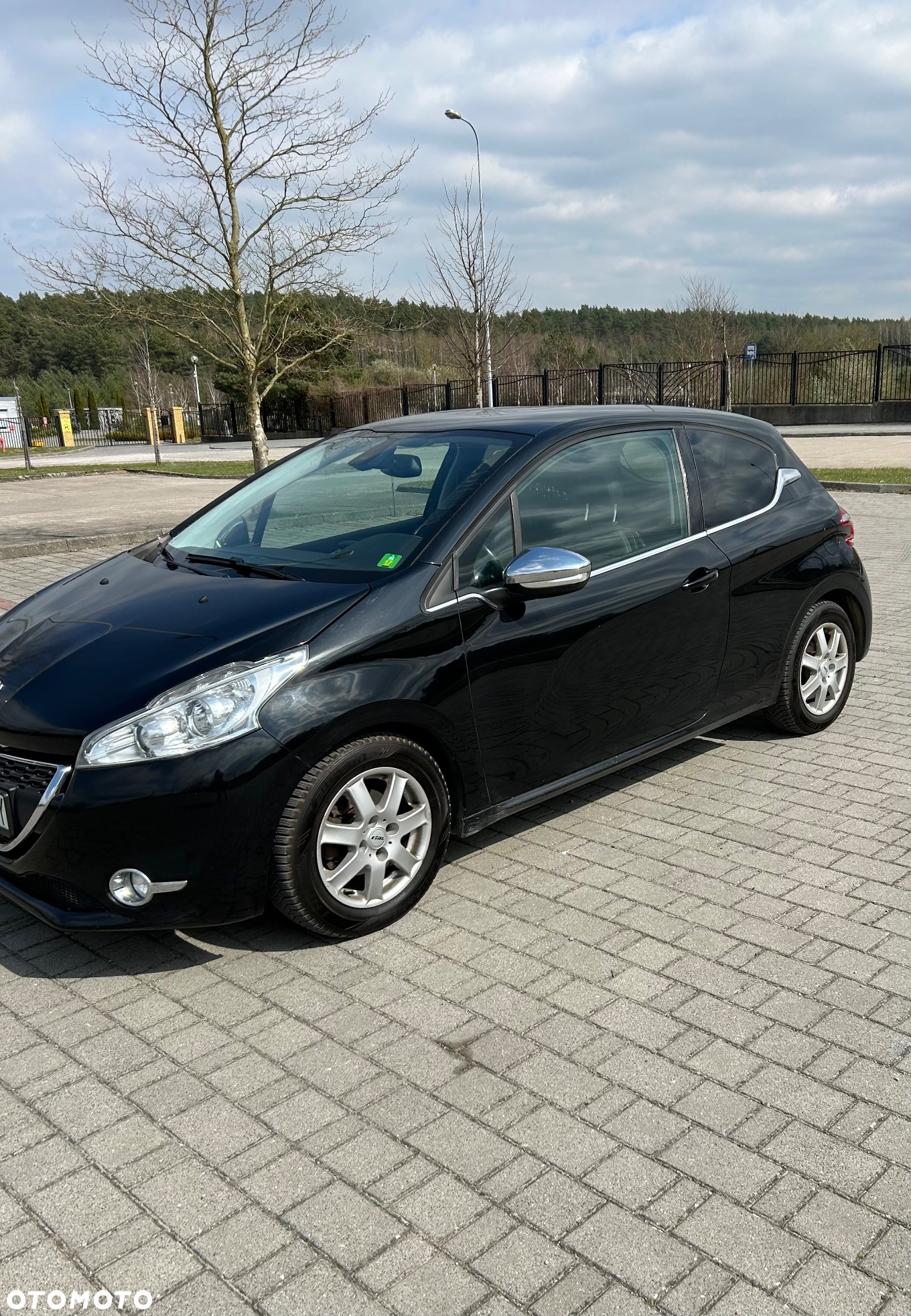 Peugeot 208 - 5