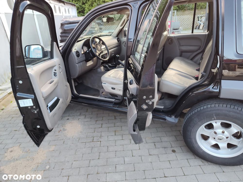 Jeep Cherokee - 8