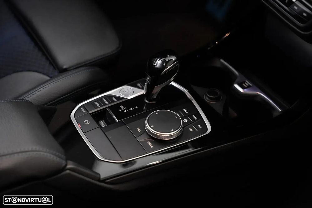 BMW 116 d Pack Desportivo M Auto - 22
