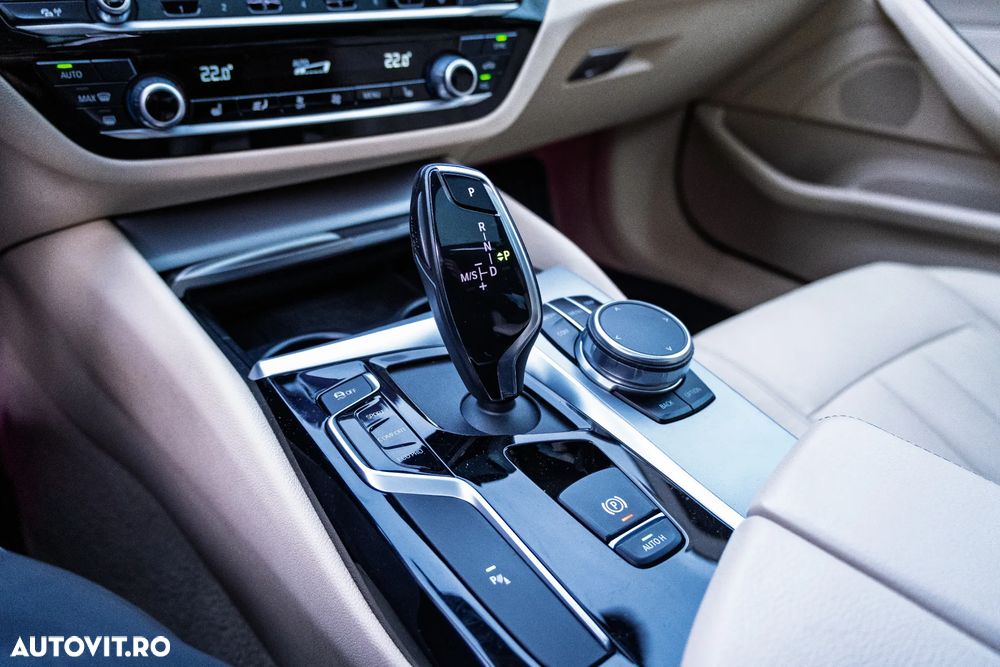 BMW Seria 5 520d Aut. Luxury Line - 13